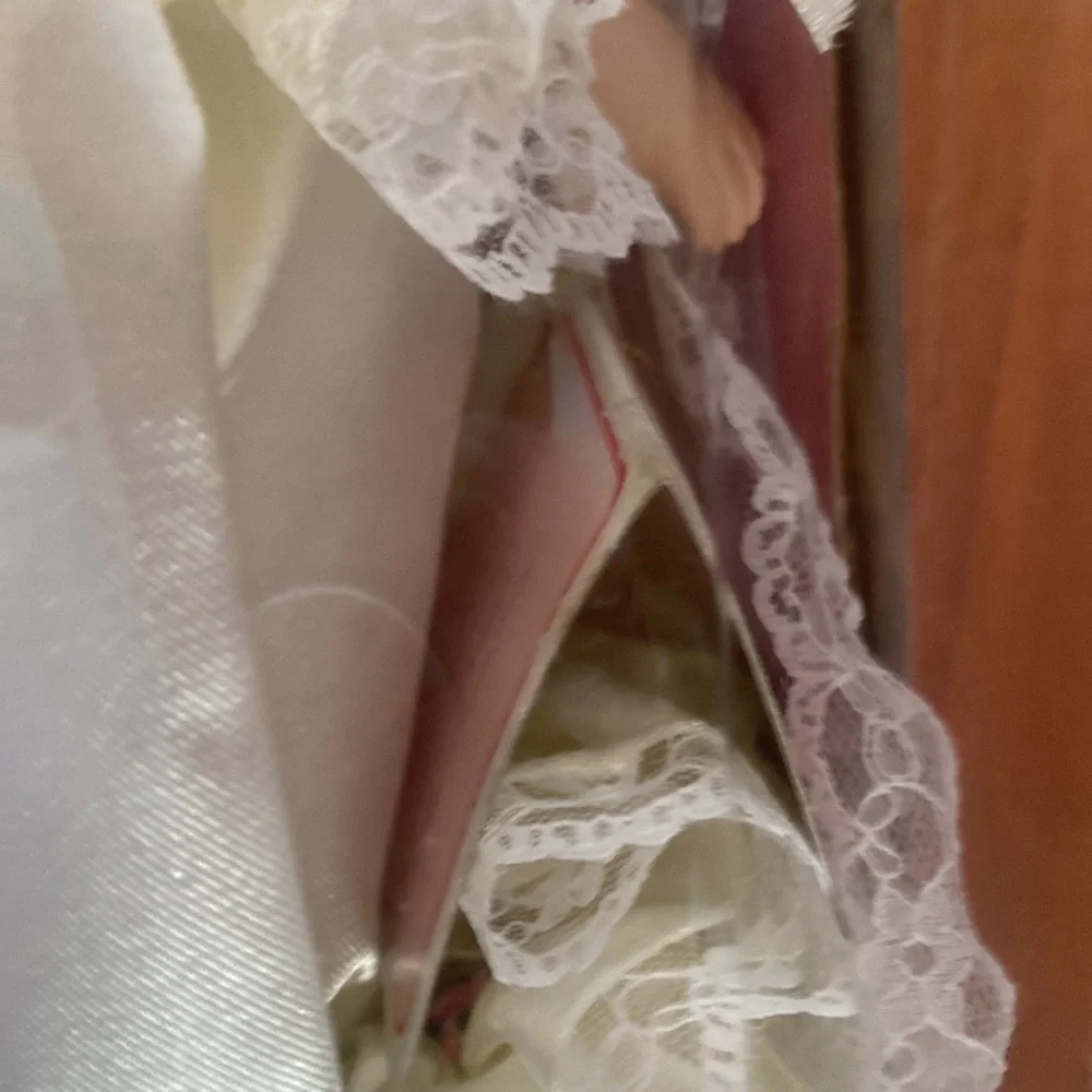 Collectible Memories Exclusive Porcelain Bride Doll - 16” EUC wOriginal Box